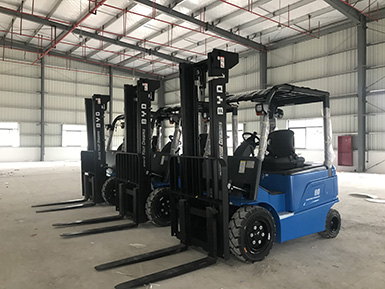 感謝蔡總的大力支持，再次購買3+1臺(tái)比亞迪叉車，祝：生意興??！